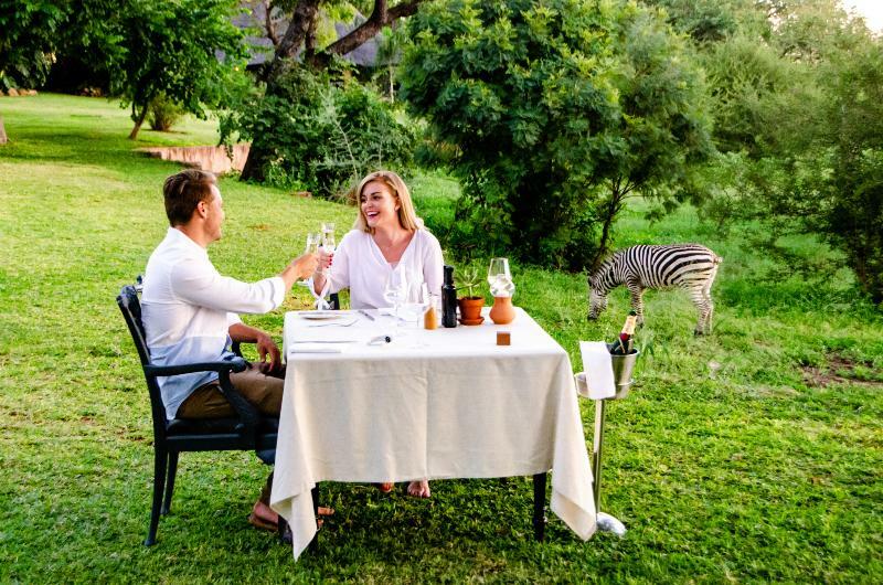 Stanley & Livingstone At Victoria Falls Luaran gambar